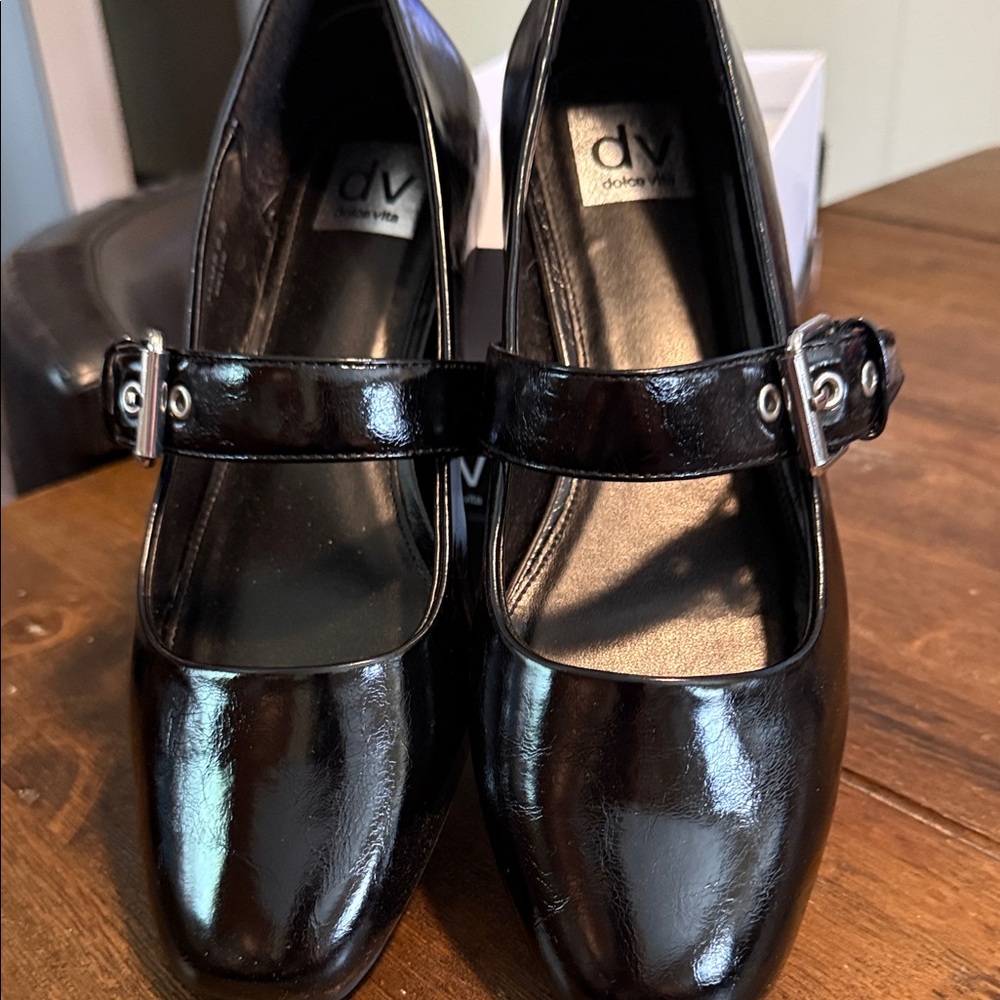 DV by Dolce Vita Shiny Black Flats Size 8.5